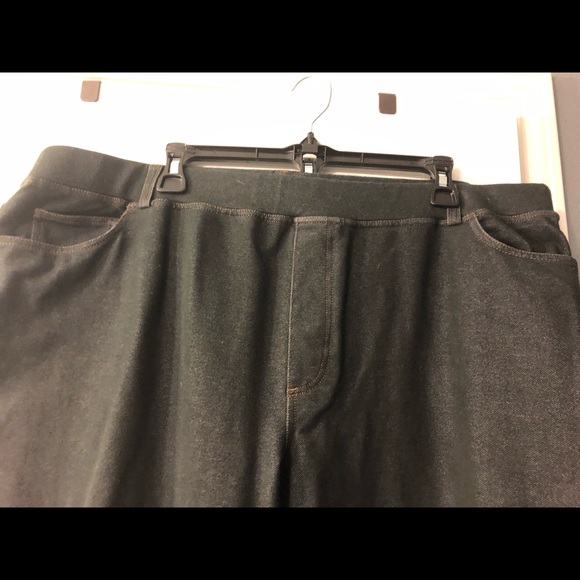 Stretchy dark wash bootcut jeans - Picture 2 of 4